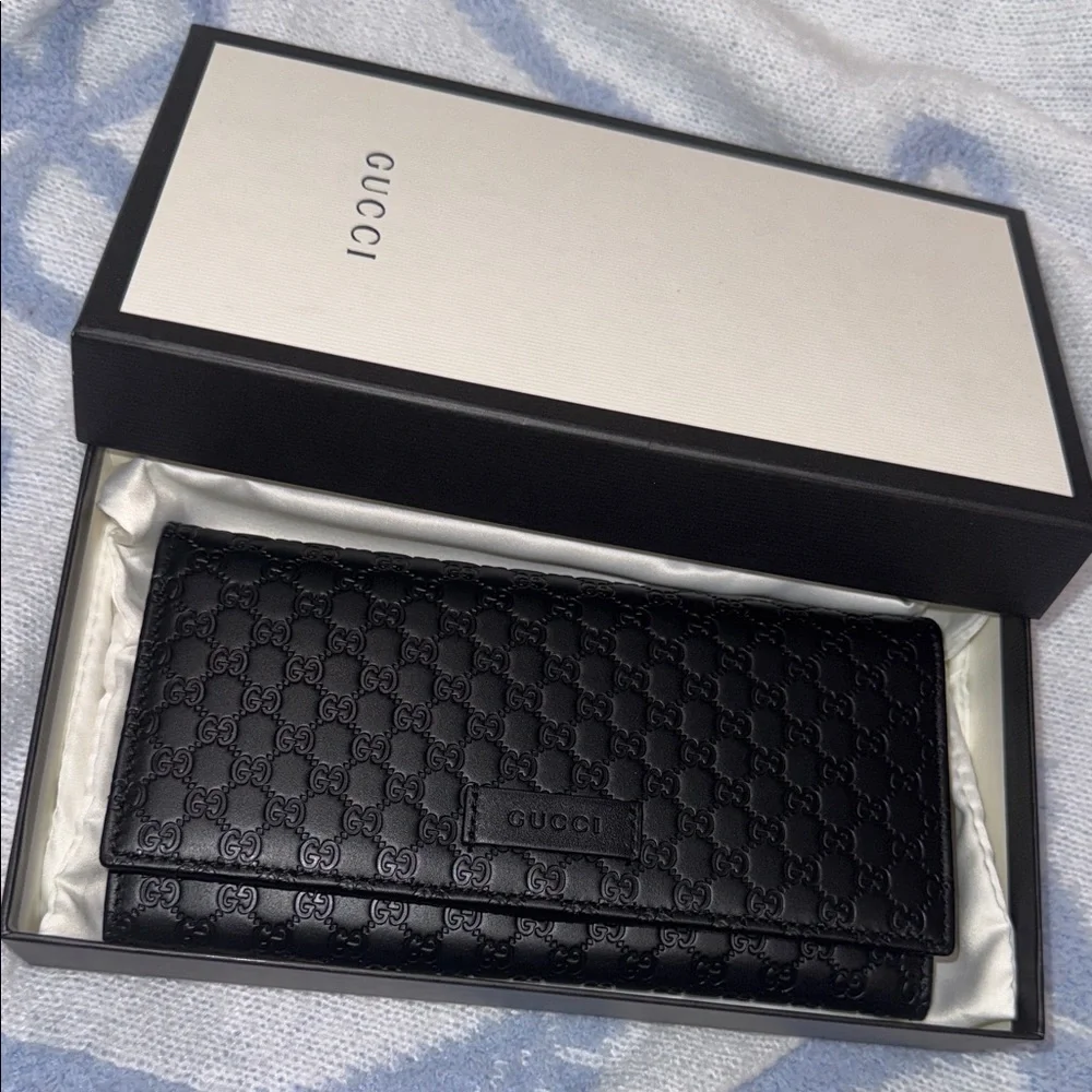 Gucci Black Logo Pattern Wallet - Picture 1 of 8
